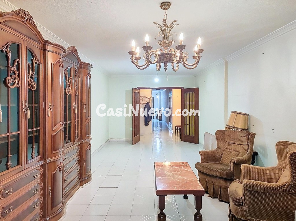 AMPLIO PISO EN PLENO CENTRO - foto 3