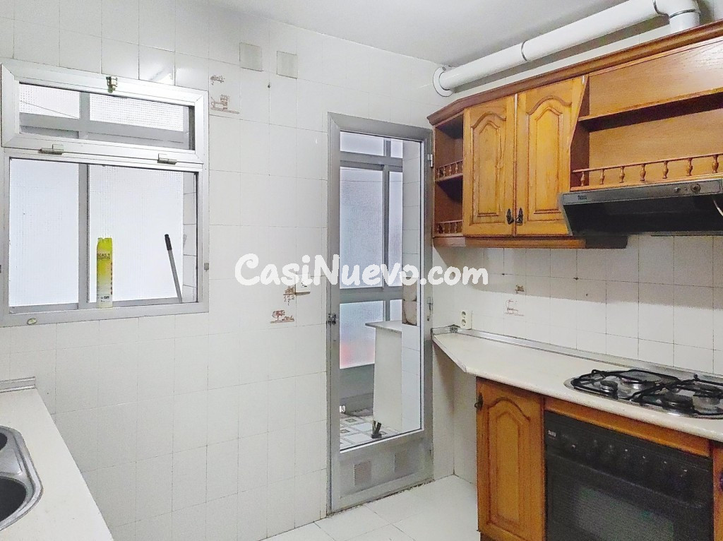 AMPLIO PISO EN PLENO CENTRO - foto 7