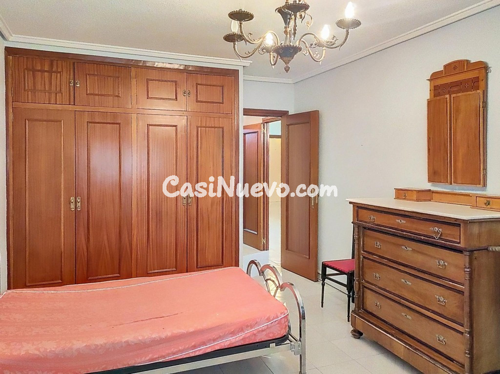 AMPLIO PISO EN PLENO CENTRO - foto 12