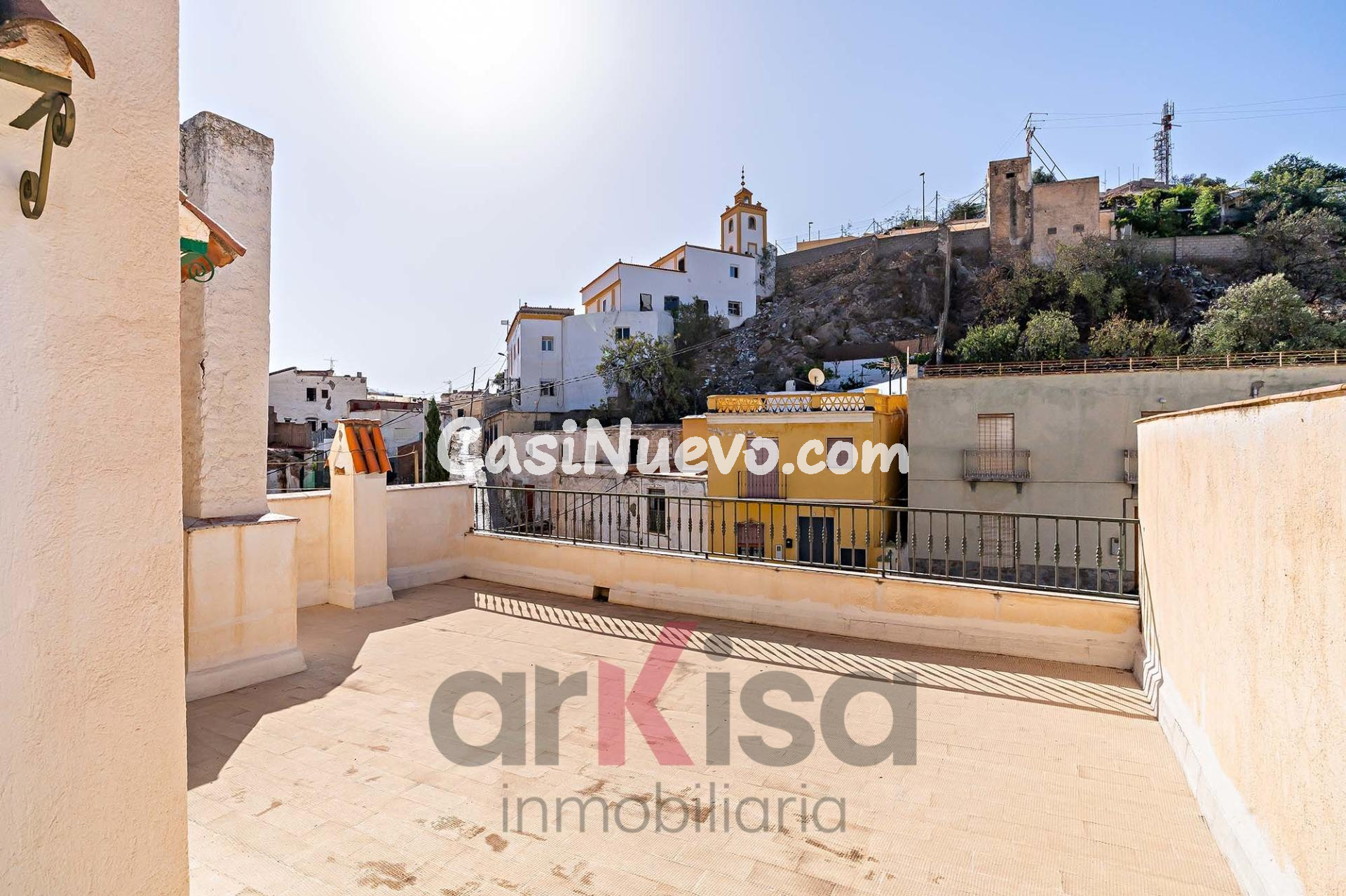 Espectacular Casa Dúplex con Huerto en el Corazón de Berja