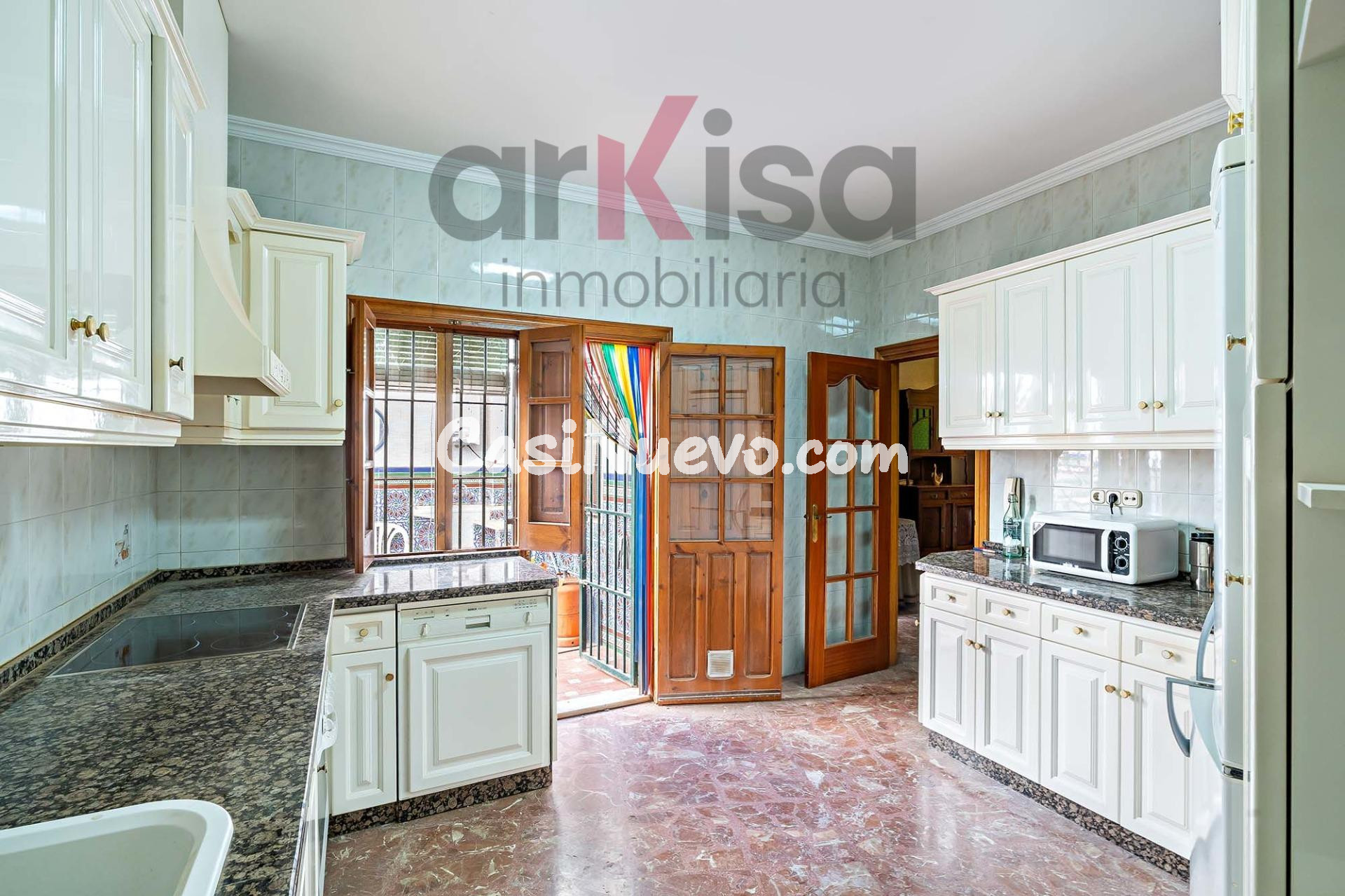 Espectacular Casa Dúplex con Huerto en el Corazón de Berja - foto 8