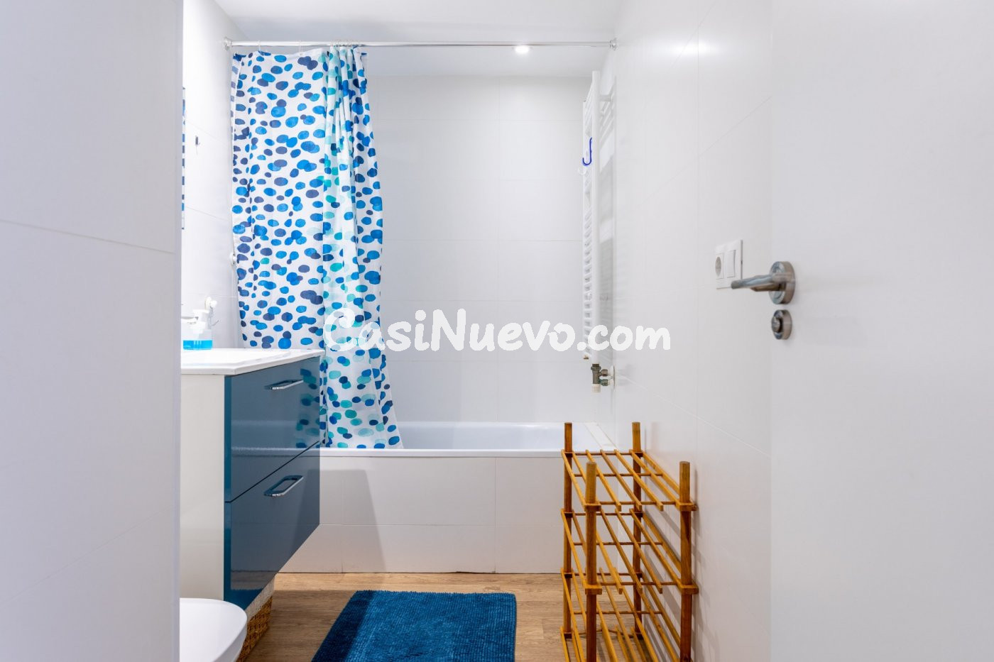 Piso de tres habitaciones reformado en Avda. Benito Pérez Ga - foto 9