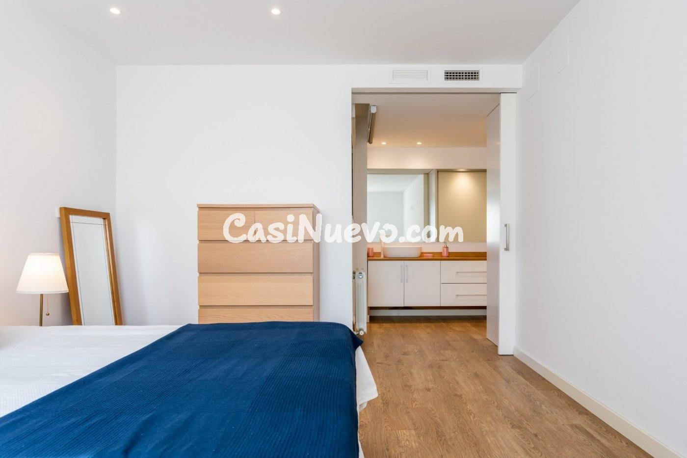 Piso de tres habitaciones reformado en Avda. Benito Pérez Ga - foto 15