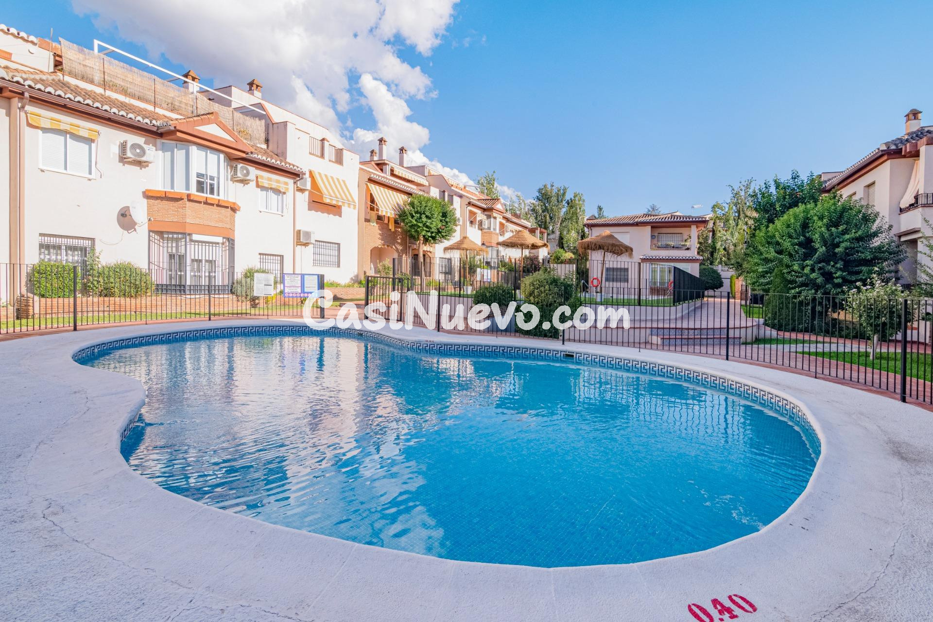 ÁTICO CON INMEJORABLES VISTAS EN URBANIZACIÓN PRIVADA