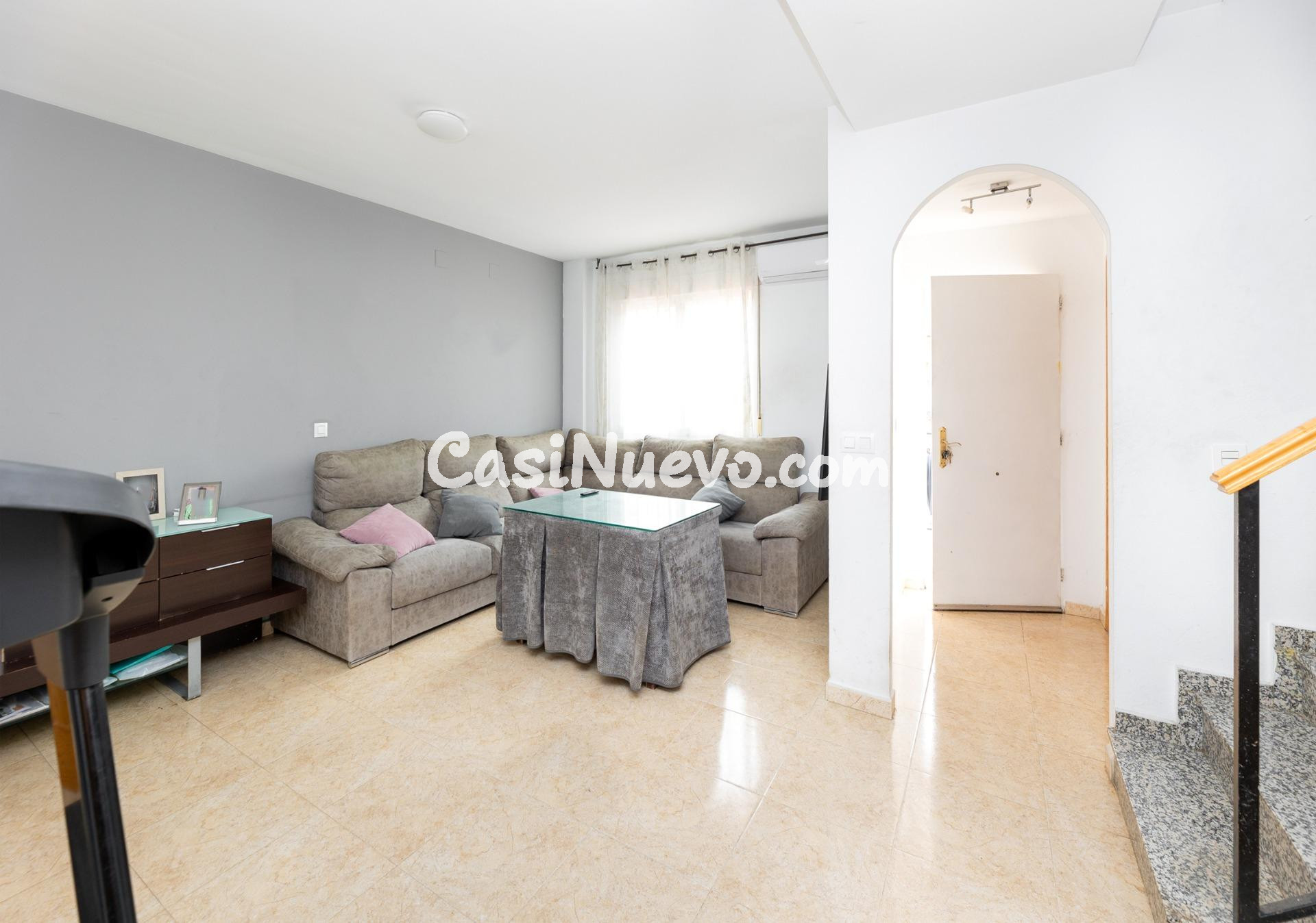 🏡✨ EXCLUSIVA CASA ADOSADA EN UNA DE LAS ZONAS MÁS DEMANDADAS - foto 2