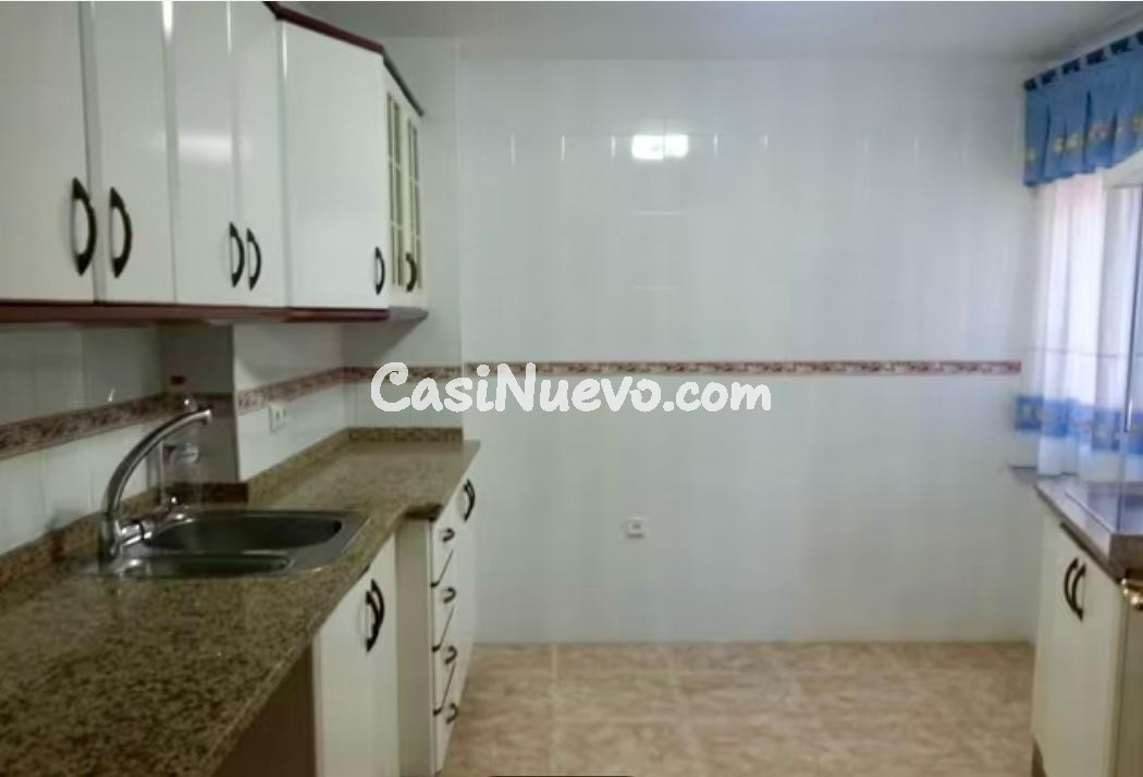 A. Piso en Venta en Centro de Córdoba — Avenida de América - foto 3