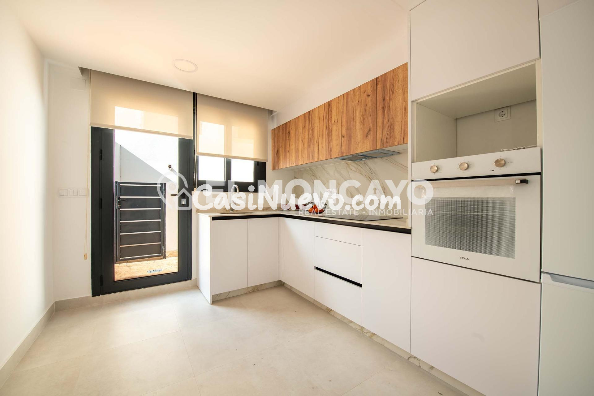 Fantástico conjunto de viviendas adosadas de obra nueva en C - foto 8