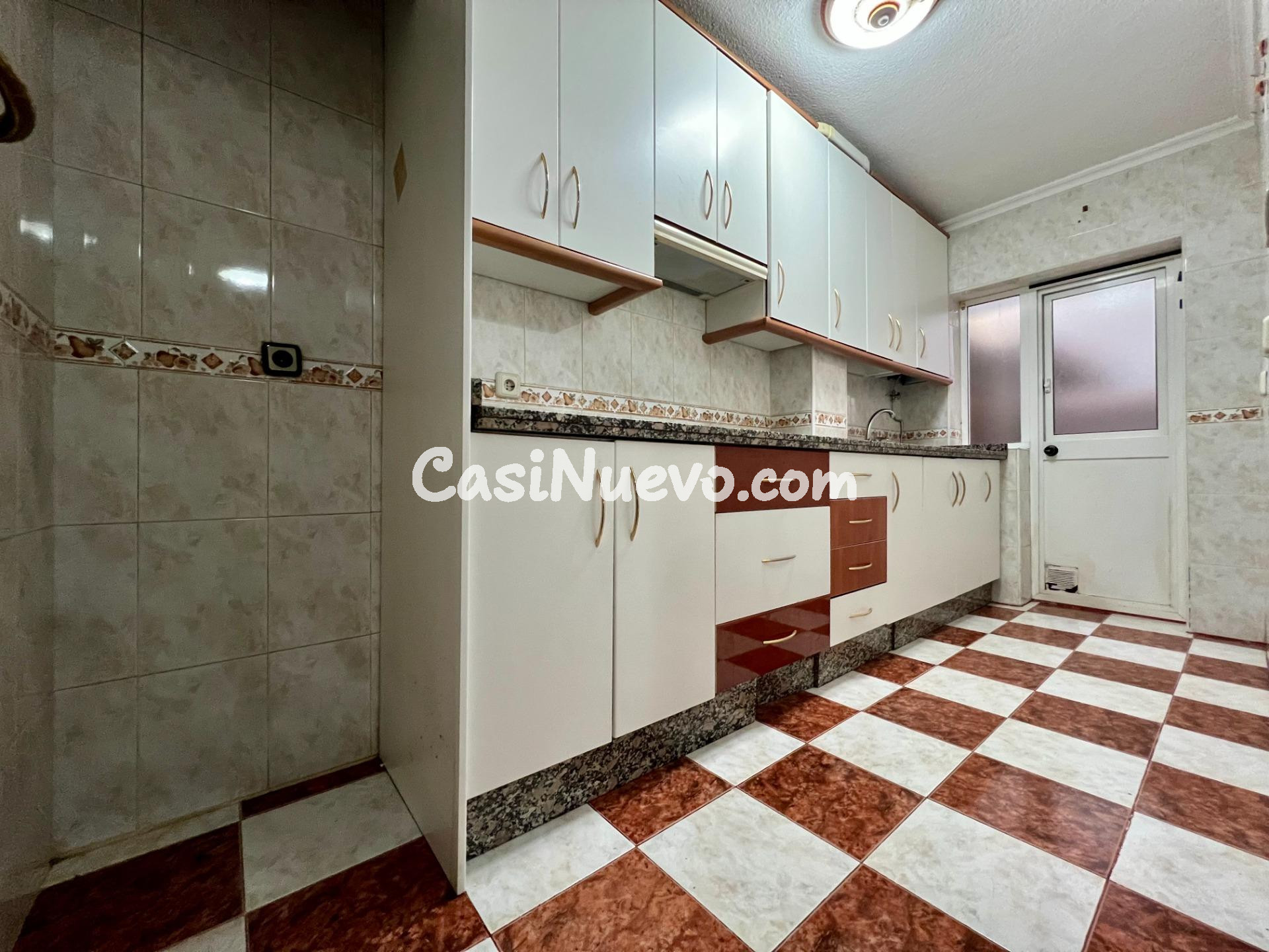 E. Piso con patios en Miralbaida – amplitud y comodidad - foto 2