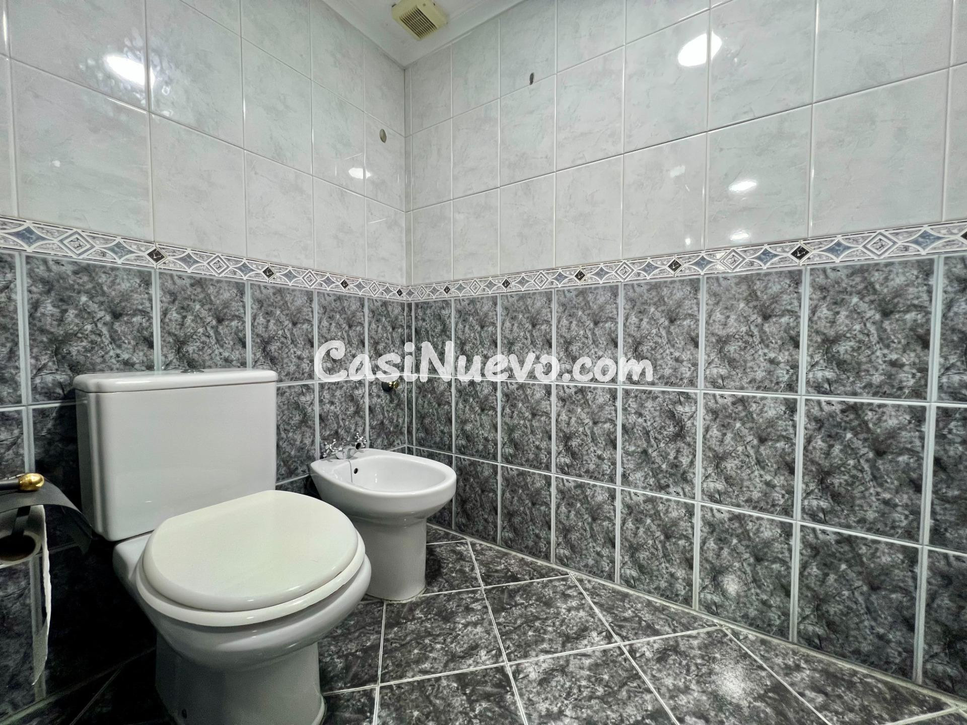 E. Piso con patios en Miralbaida – amplitud y comodidad - foto 17