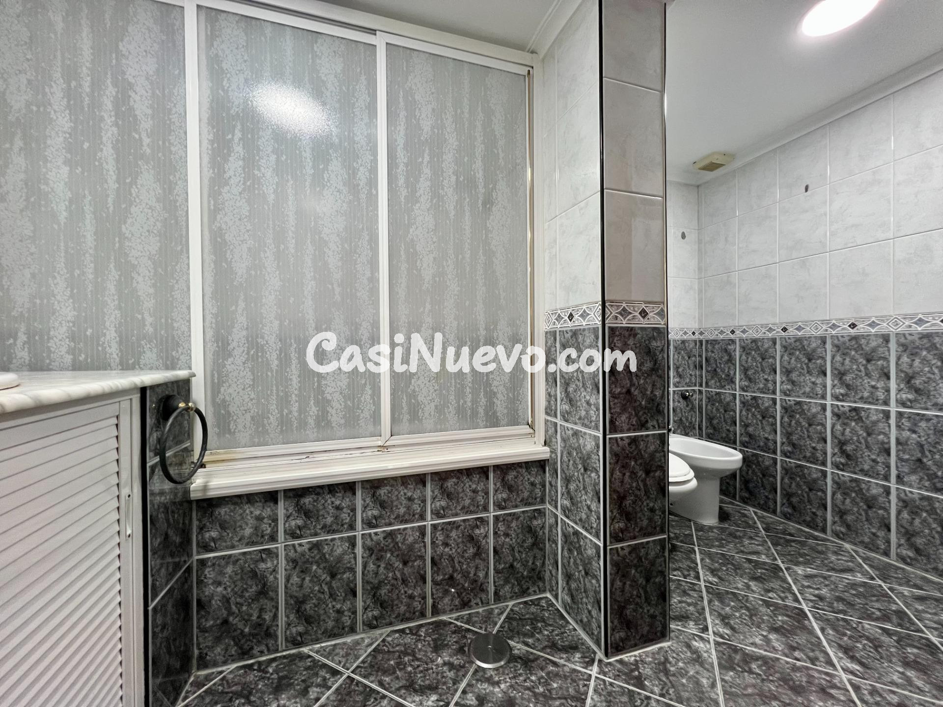 E. Piso con patios en Miralbaida – amplitud y comodidad - foto 18