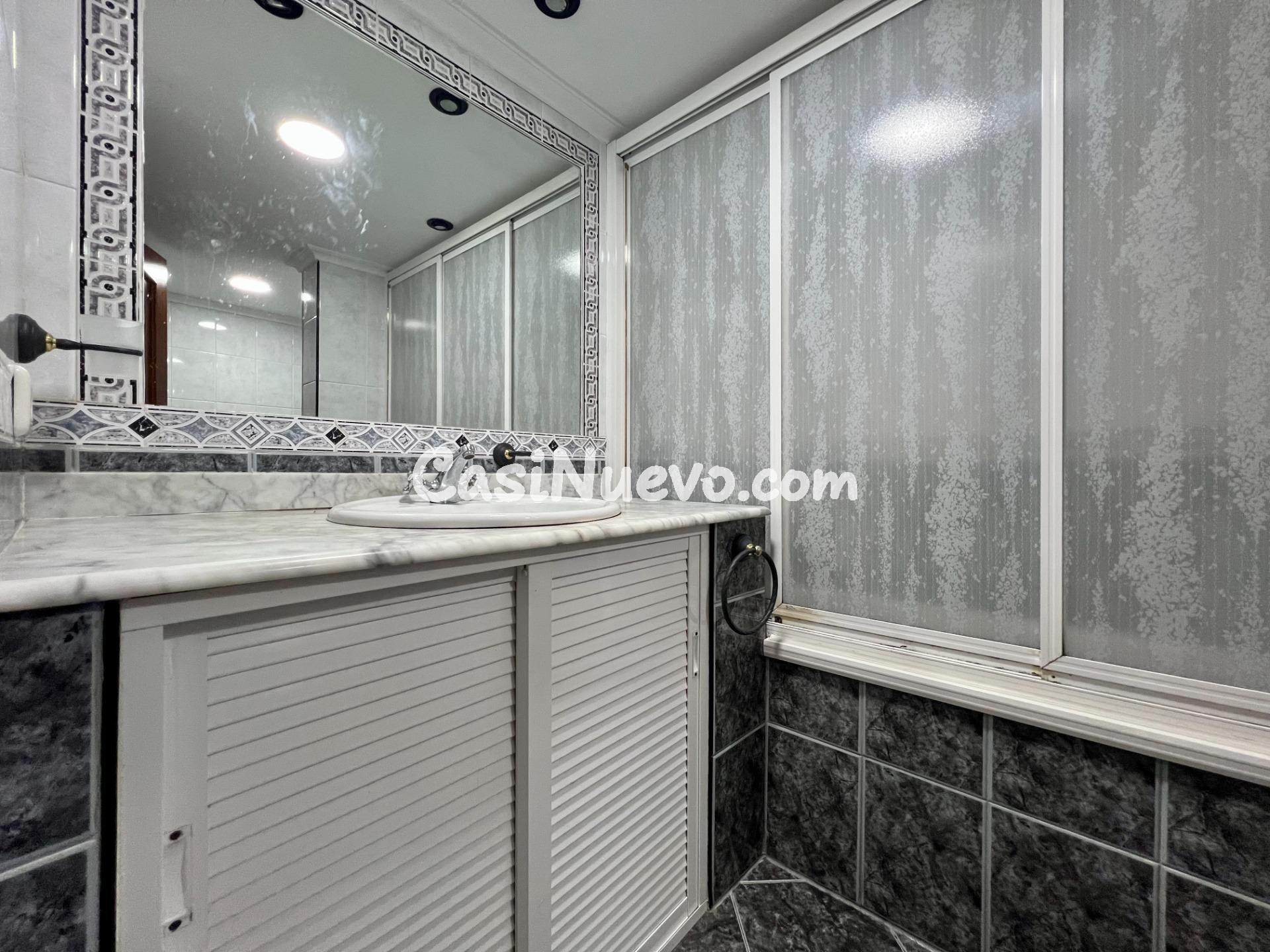 E. Piso con patios en Miralbaida – amplitud y comodidad - foto 19