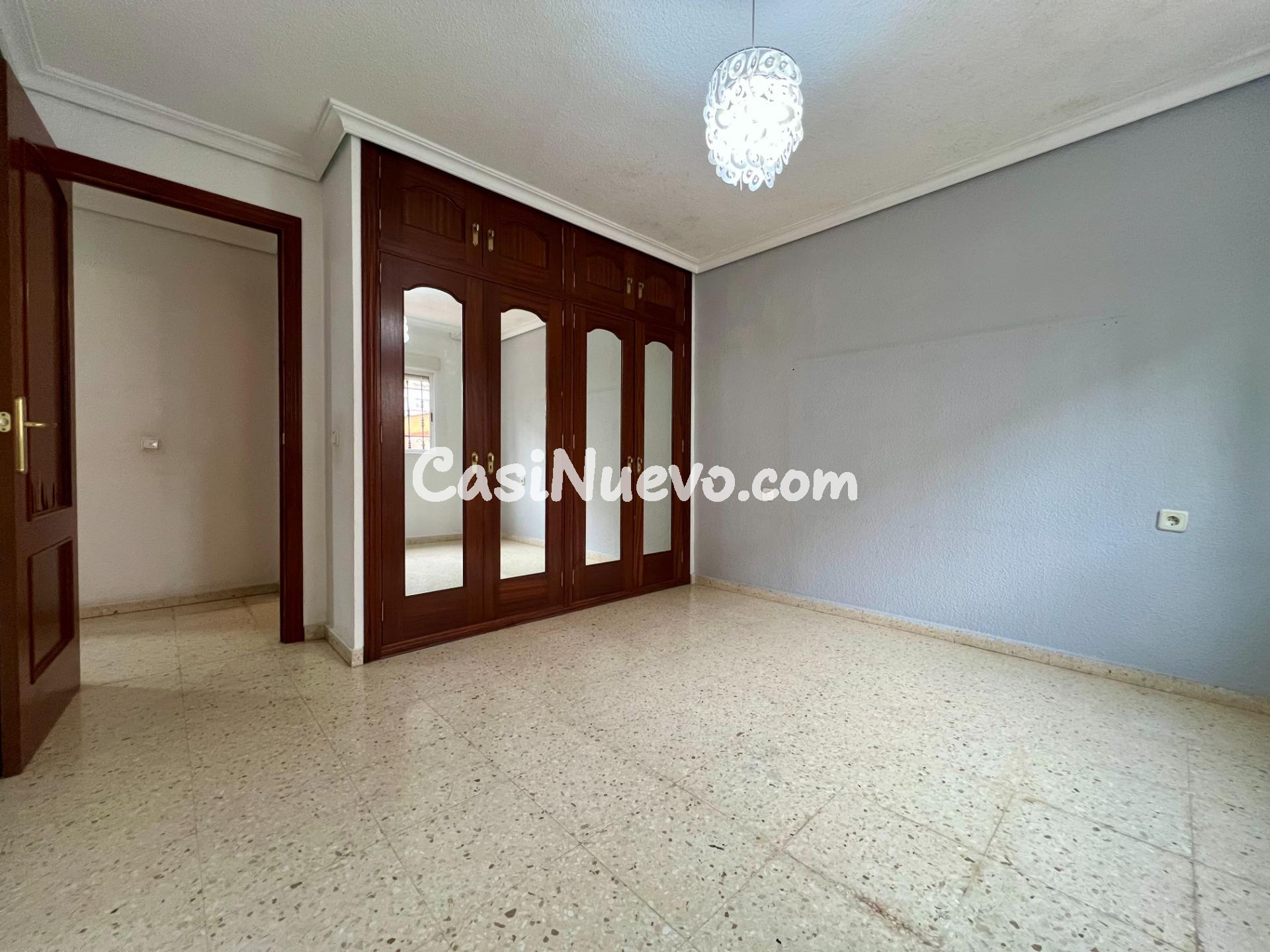 E. Piso con patios en Miralbaida – amplitud y comodidad - foto 27