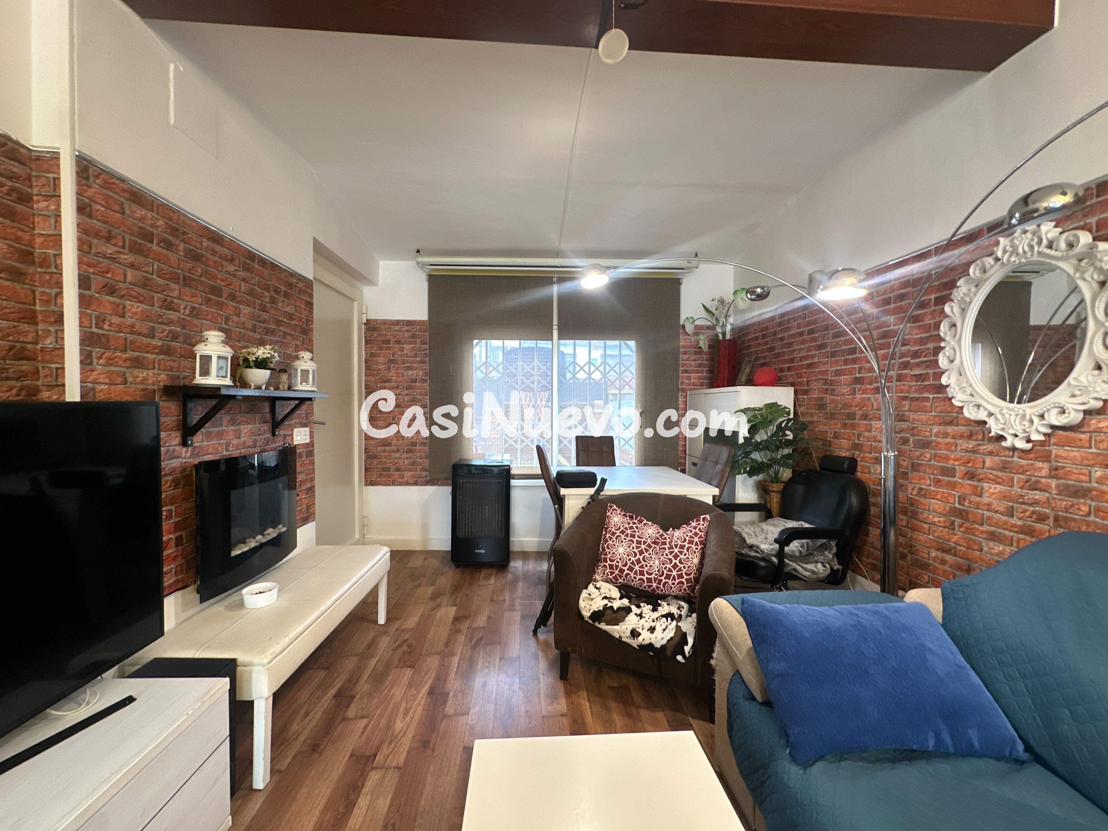 Casa adosada reformada con patio y espacio para vehículo en  - foto 5