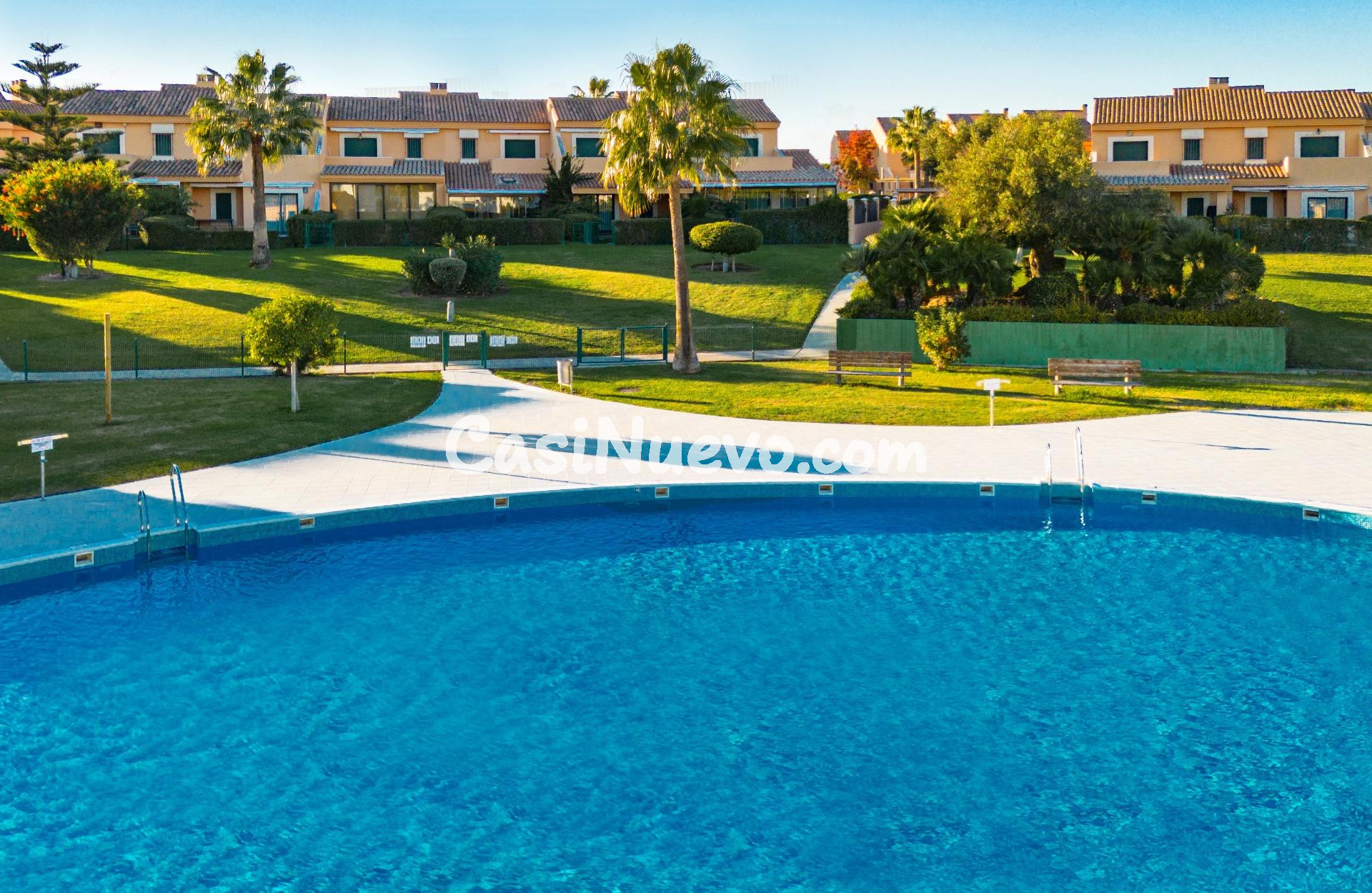 ADOSADO EN URBANIZACION EN EL NOVO SANCTI PETRI - foto 23