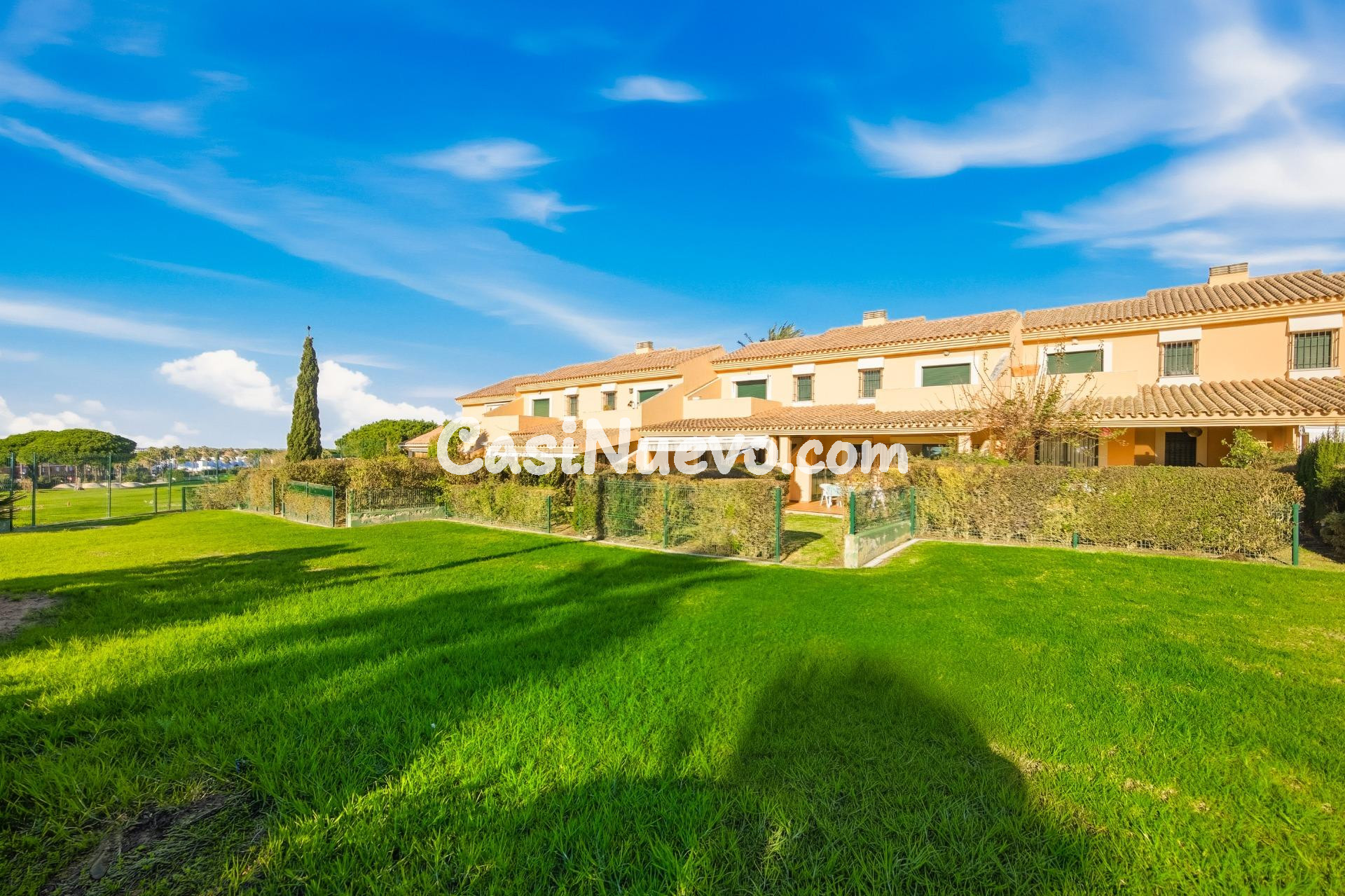 ADOSADO EN URBANIZACION EN EL NOVO SANCTI PETRI - foto 24