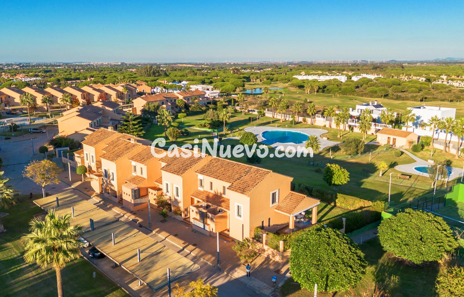 ADOSADO EN URBANIZACION EN EL NOVO SANCTI PETRI - foto 25