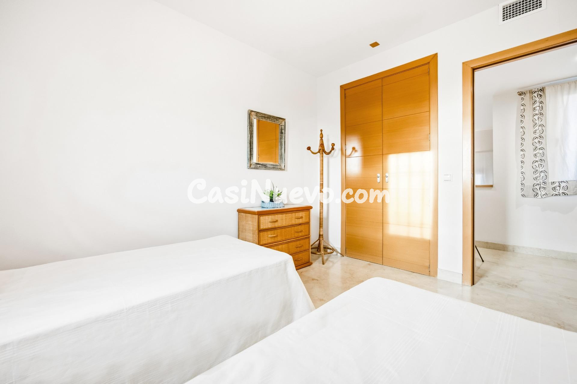 ADOSADO EN URBANIZACION EN EL NOVO SANCTI PETRI - foto 38