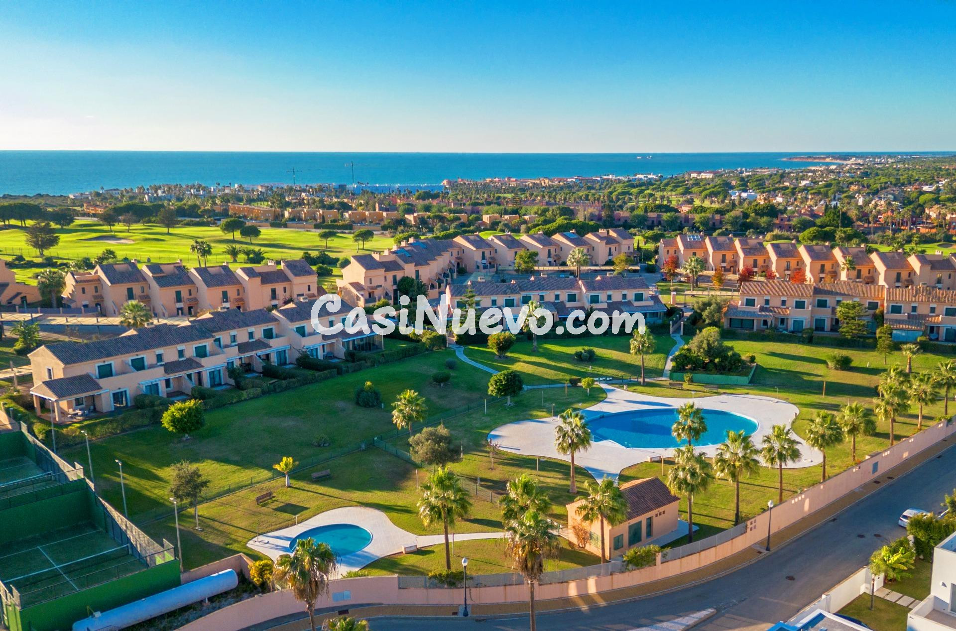 ADOSADO EN URBANIZACION EN EL NOVO SANCTI PETRI - foto 49