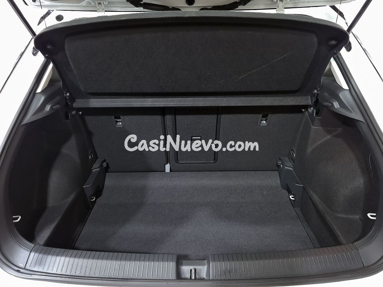 Volkswagen T-Roc Dark 1.0 TSI 81kW (110CV) - foto 9