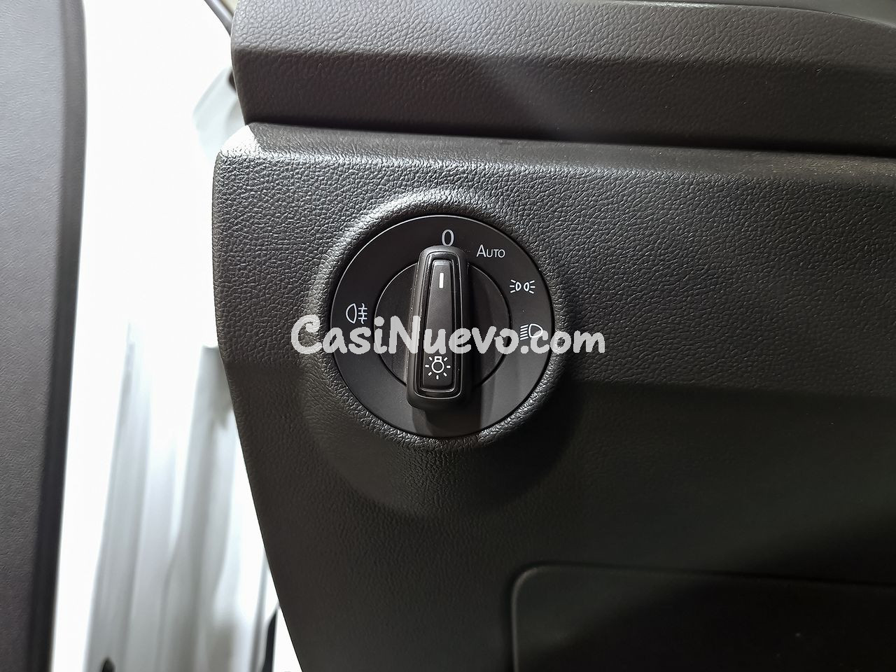 Volkswagen T-Roc Dark 1.0 TSI 81kW (110CV) - foto 13