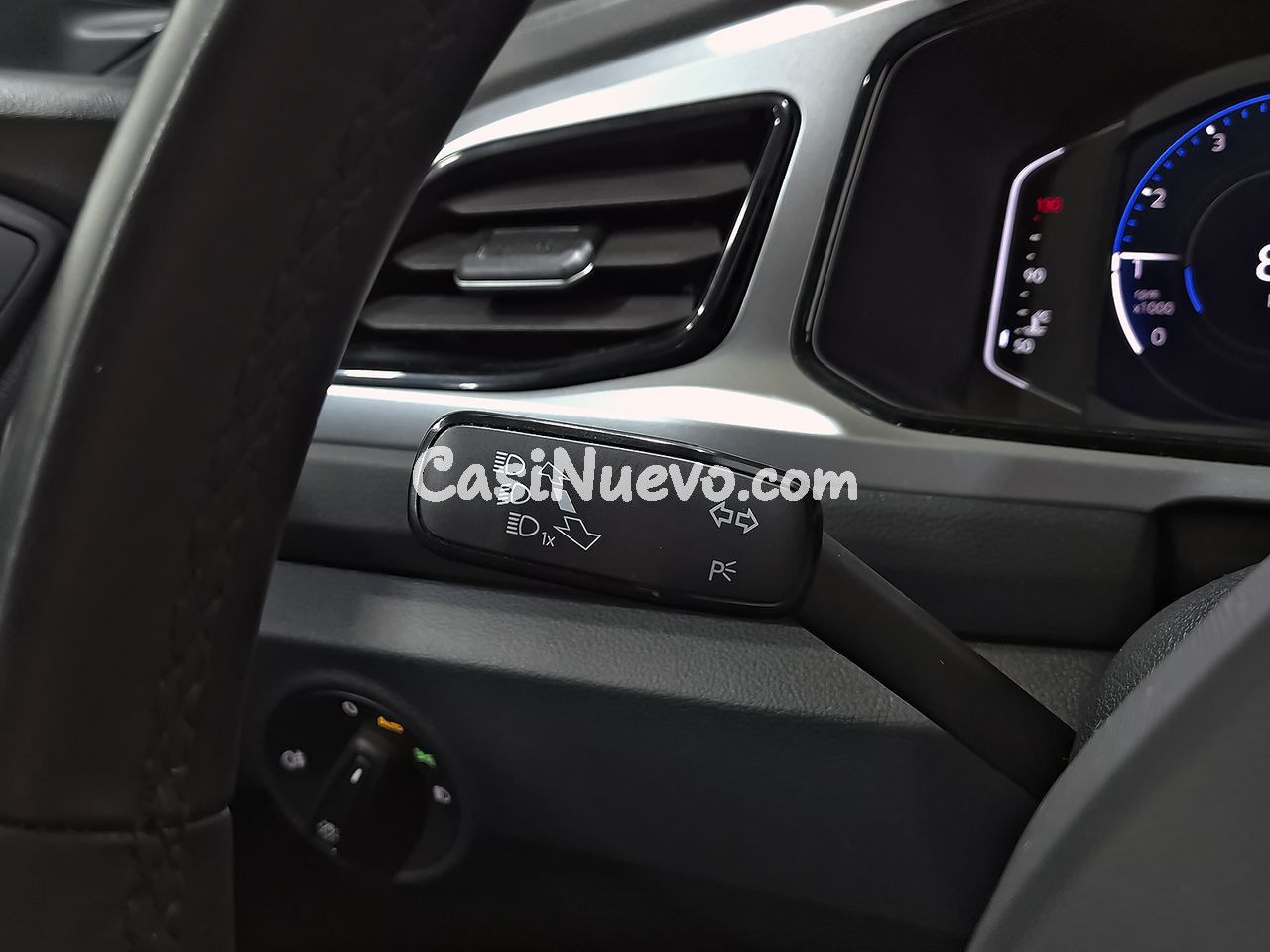 Volkswagen T-Roc Dark 1.0 TSI 81kW (110CV) - foto 15