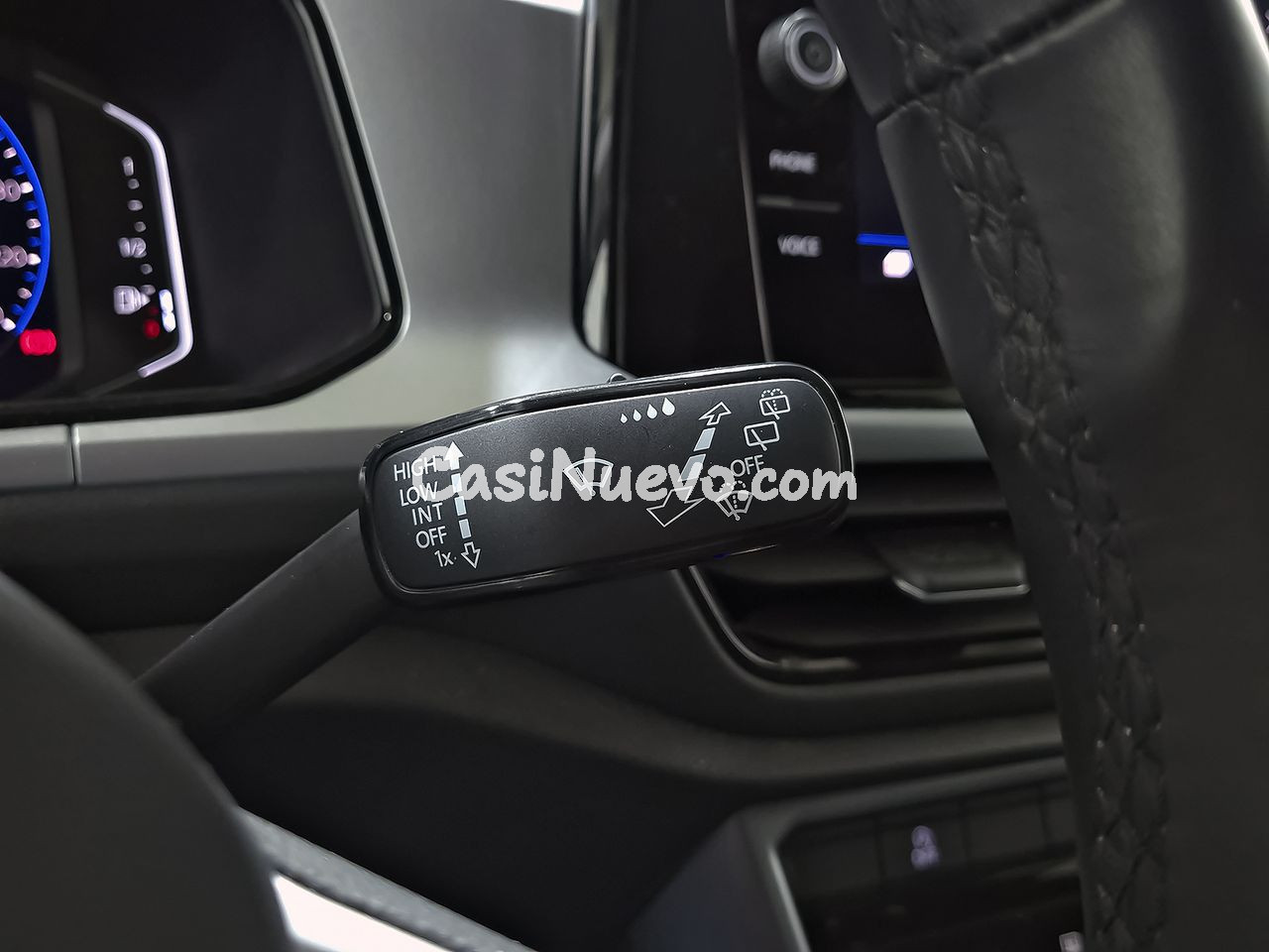 Volkswagen T-Roc Dark 1.0 TSI 81kW (110CV) - foto 16