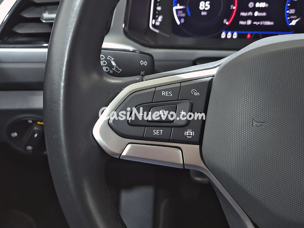 Volkswagen T-Roc Dark 1.0 TSI 81kW (110CV) - foto 17