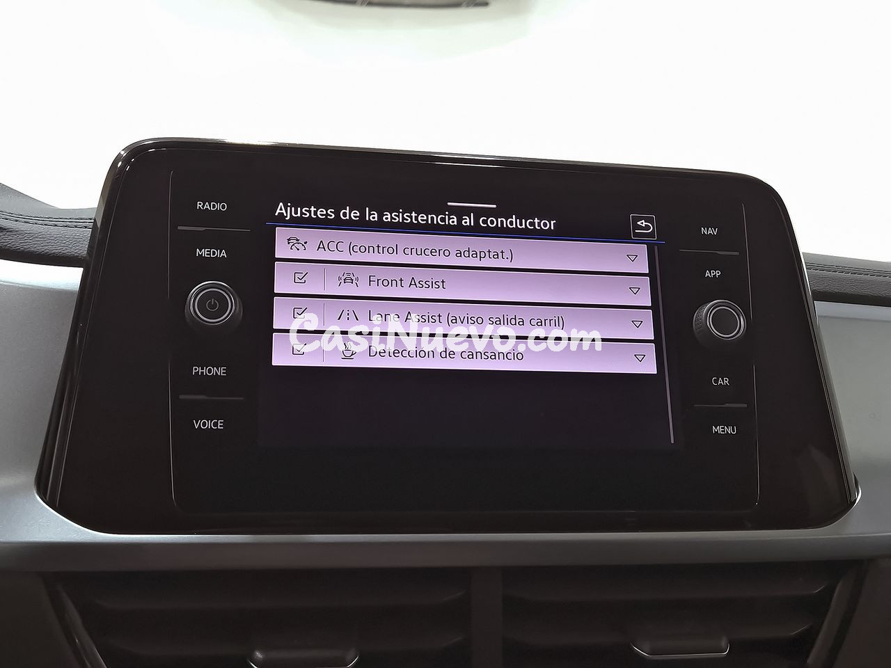 Volkswagen T-Roc Dark 1.0 TSI 81kW (110CV) - foto 23