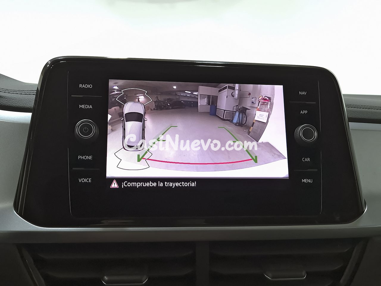 Volkswagen T-Roc Dark 1.0 TSI 81kW (110CV) - foto 26