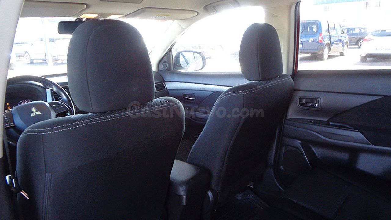 Mitsubishi Outlander 220 DID MOTION 2WD - foto 6