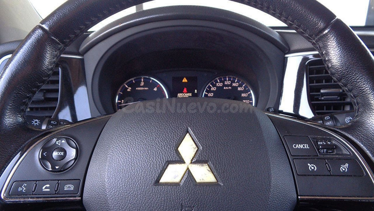 Mitsubishi Outlander 220 DID MOTION 2WD - foto 12