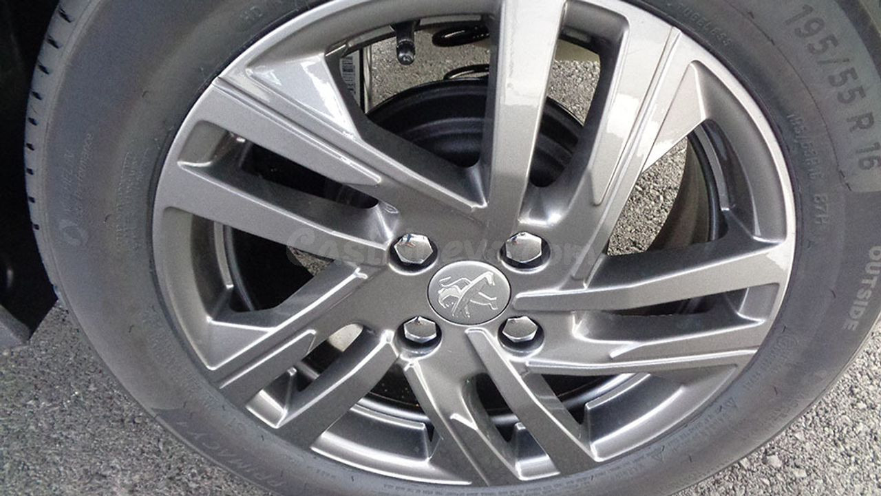 Peugeot 208 1.2 PURETECH ACTIVE PACK - foto 4