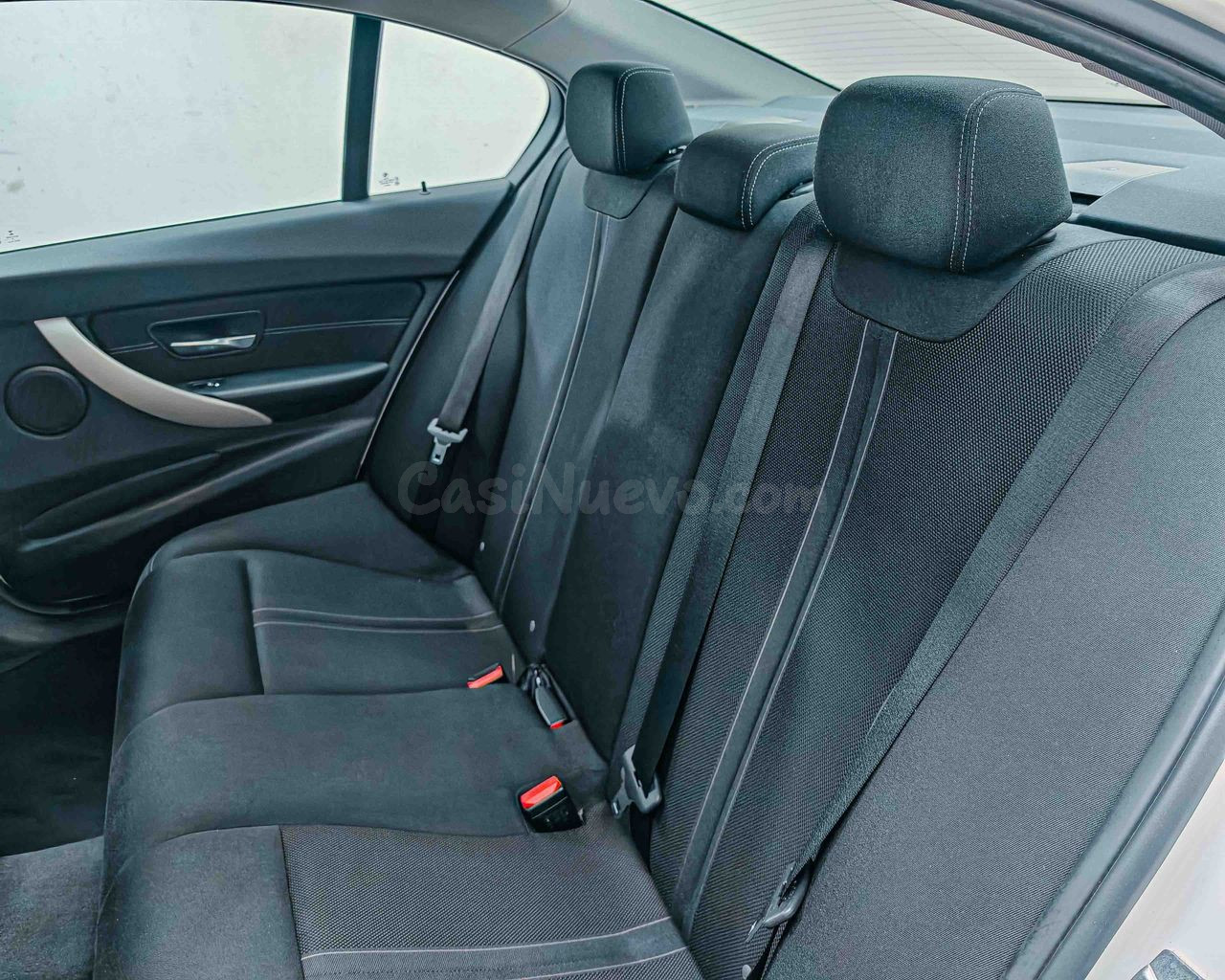 BMW Serie 3 318d 150CV - foto 22