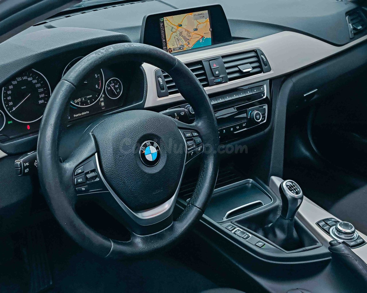 BMW Serie 3 318d 150CV - foto 27