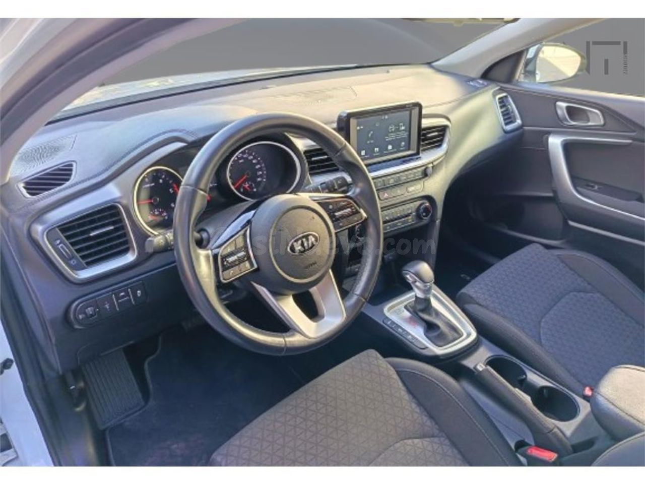 Kia Ceed 1.6 CRDi 100kW (136CV) DCT Business - foto 13