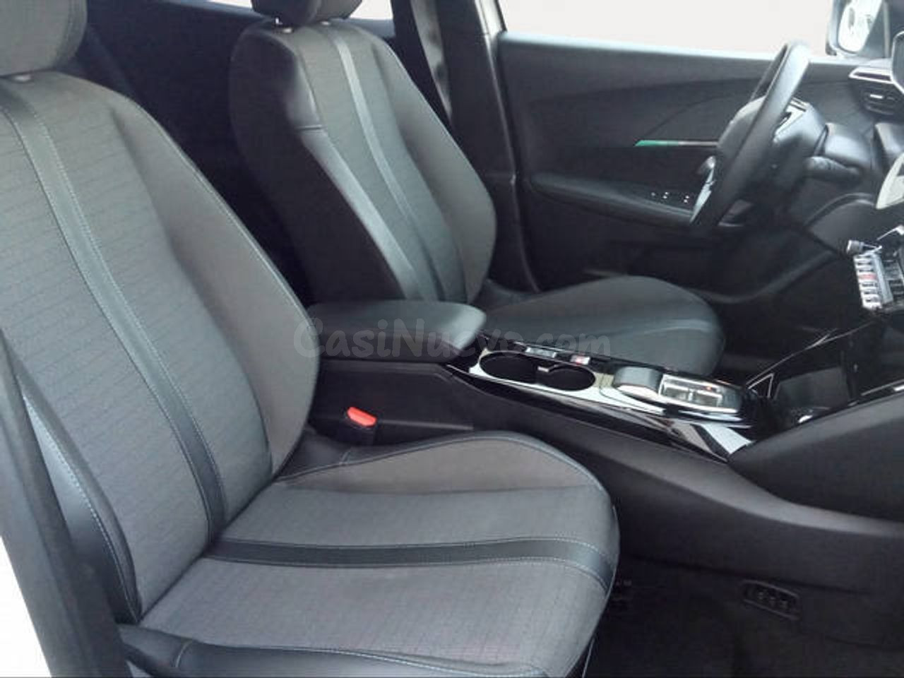 Peugeot 2008 Eléctrico Allure Pack 100 kW (136 CV) - foto 11