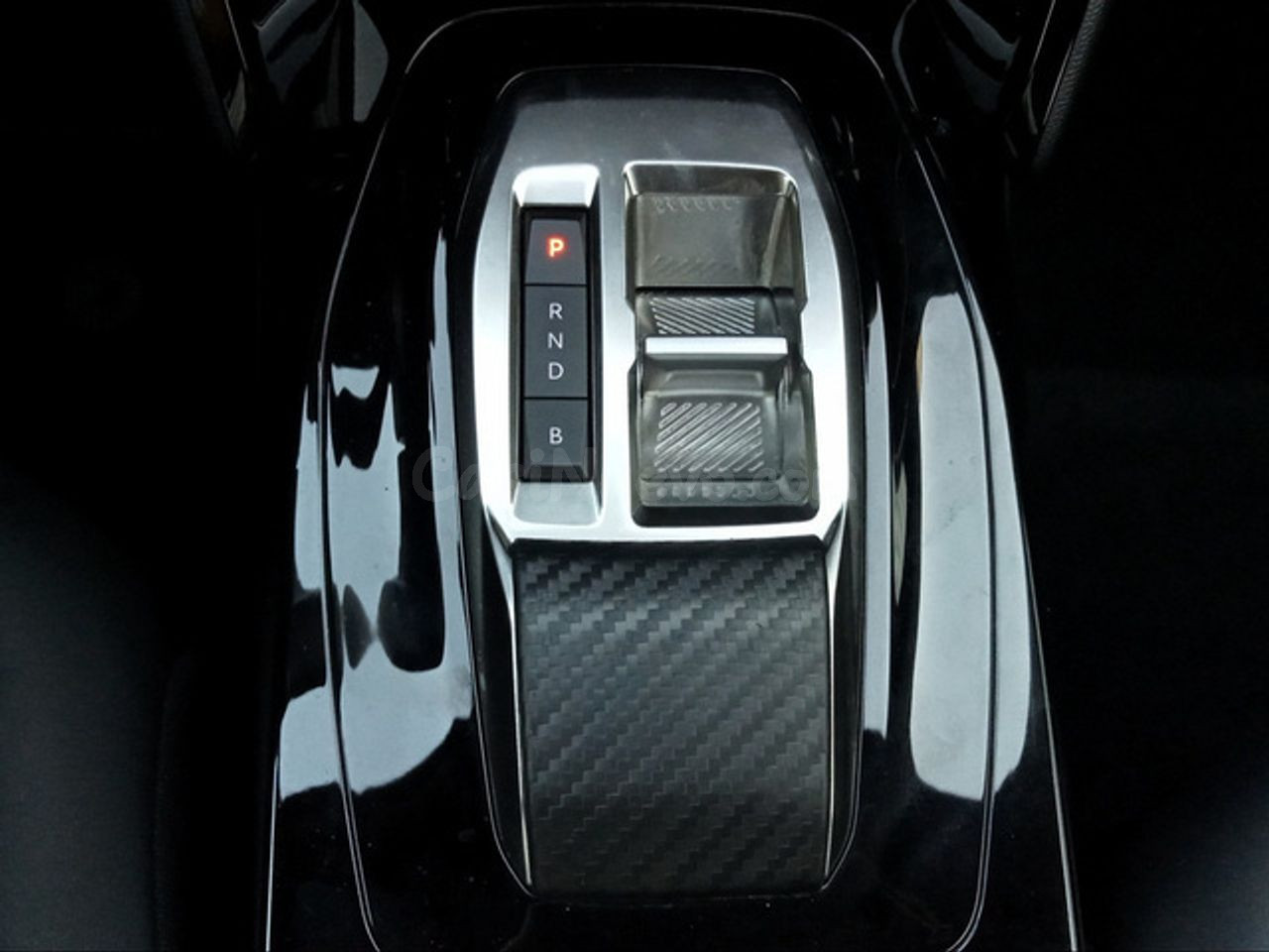 Peugeot 2008 Eléctrico Allure Pack 100 kW (136 CV) - foto 14