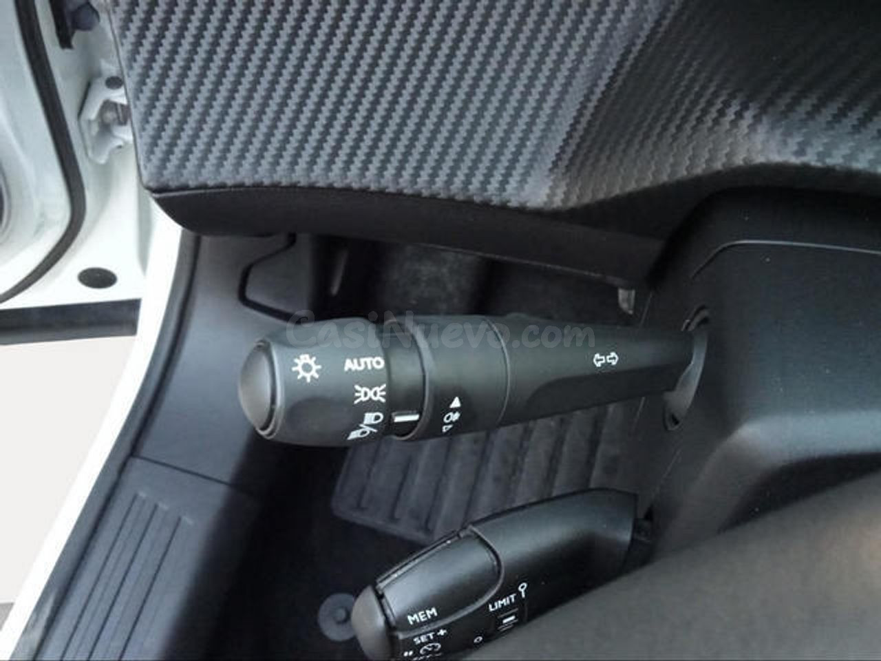 Peugeot 2008 Eléctrico Allure Pack 100 kW (136 CV) - foto 20