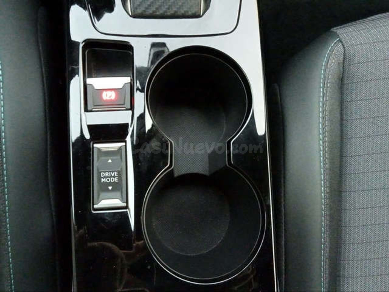 Peugeot 2008 Eléctrico Allure Pack 100 kW (136 CV) - foto 24