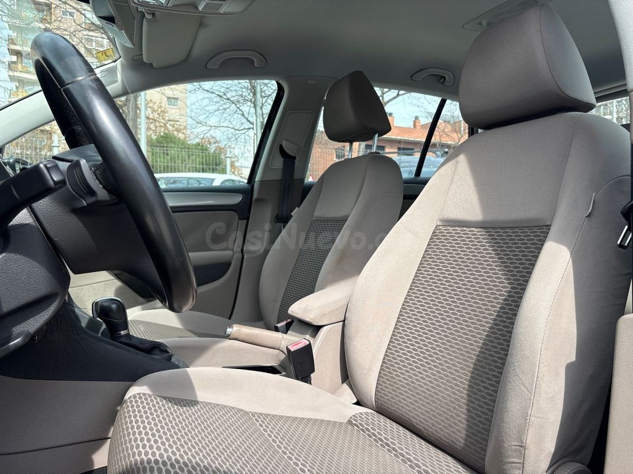 Volkswagen Golf 1.6 TDI 105 DSG Advance BMotion Tech - foto 19