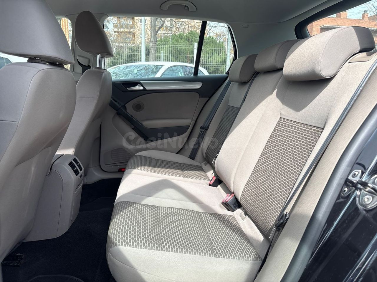 Volkswagen Golf 1.6 TDI 105 DSG Advance BMotion Tech - foto 20