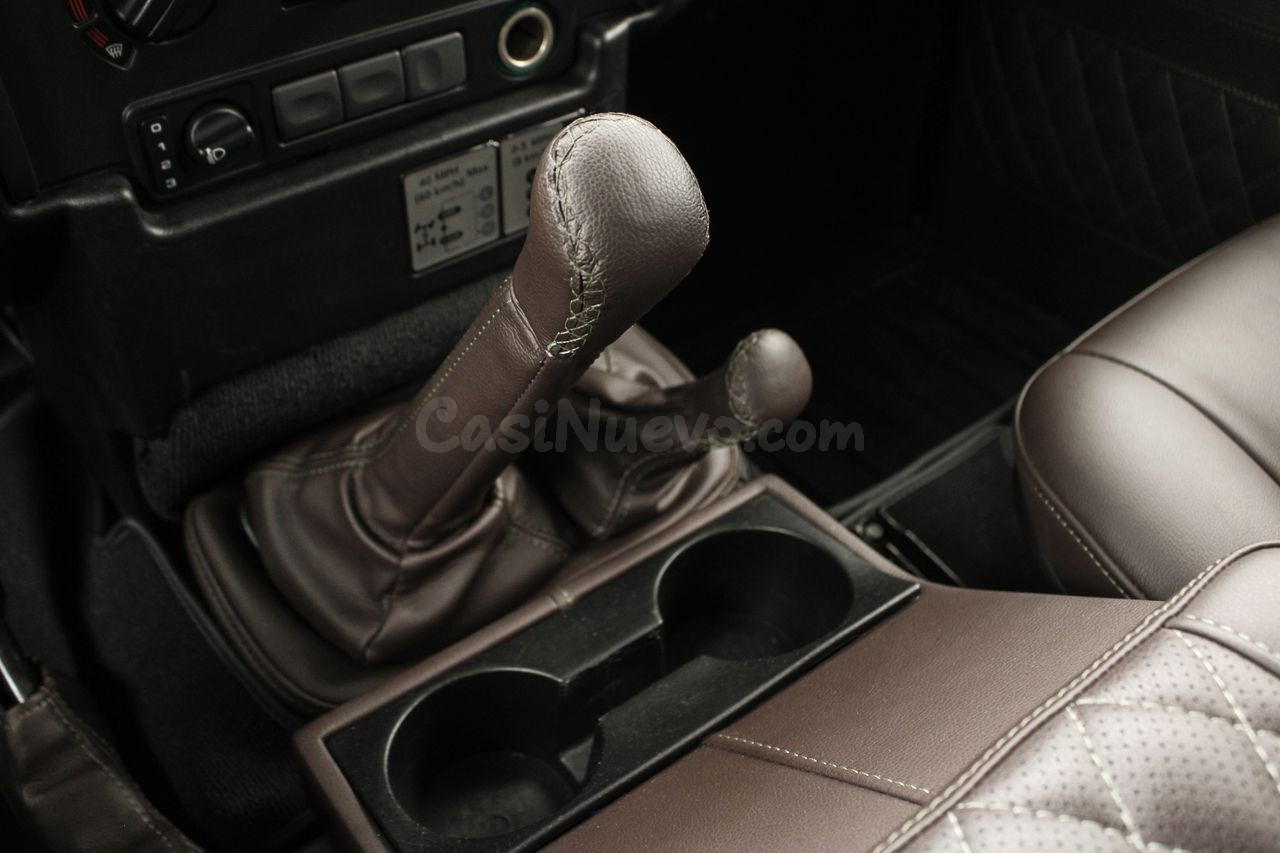 Land-Rover Defender 90 SW E 3P - foto 9