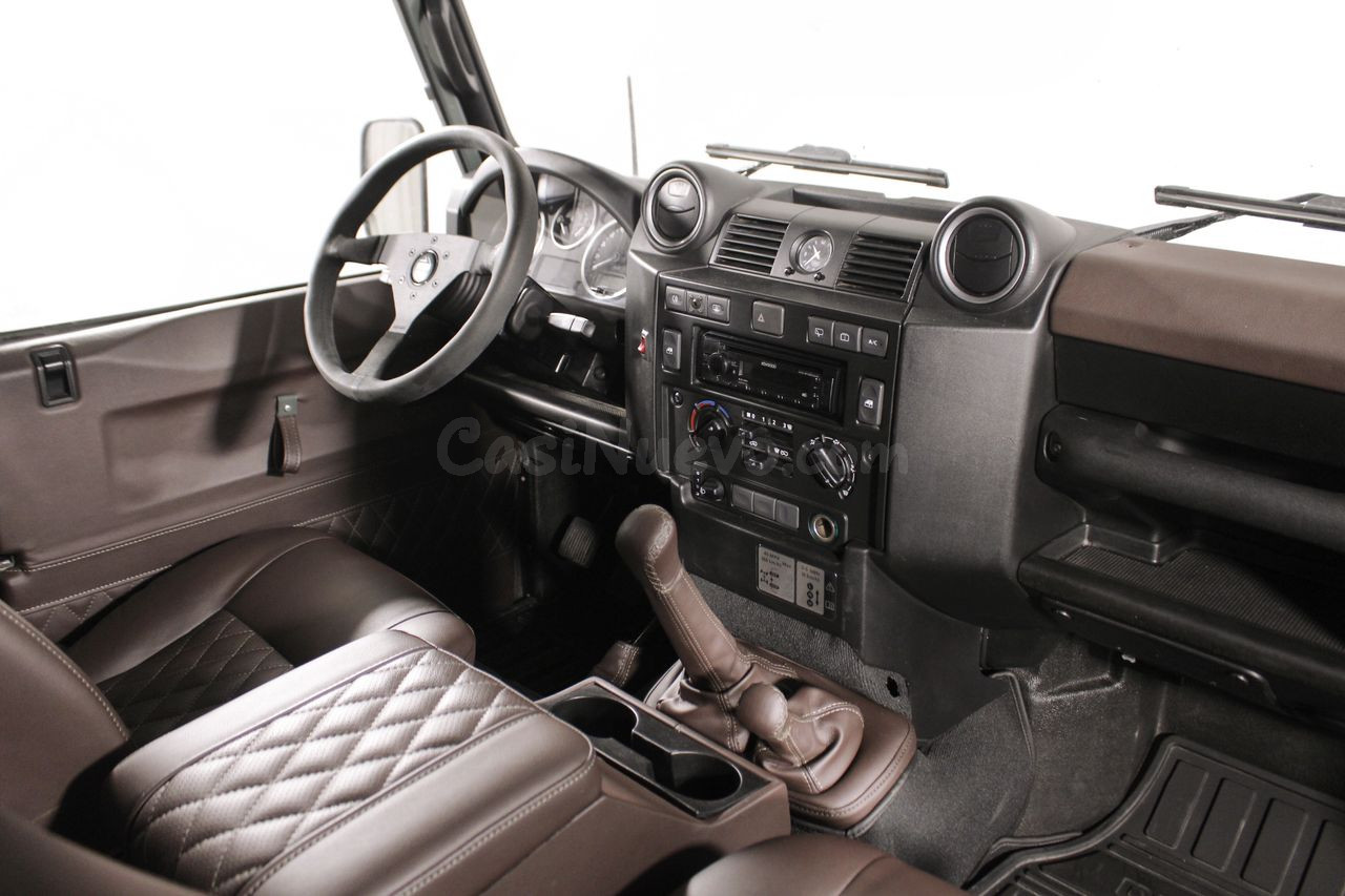 Land-Rover Defender 90 SW E 3P - foto 14