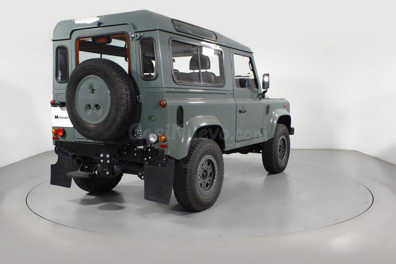Land-Rover Defender 90 SW E 3P - foto 24