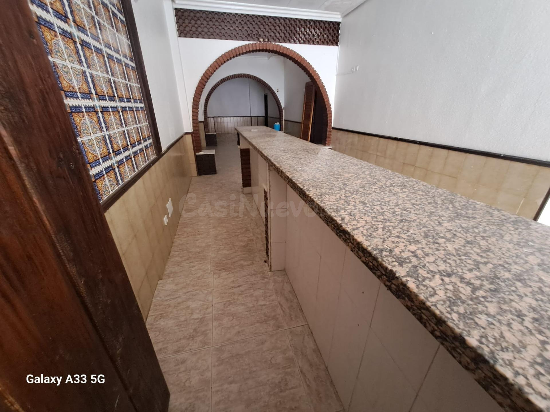 Local comercial en Águilas: 80 m2 para reformar con orientac - foto 7
