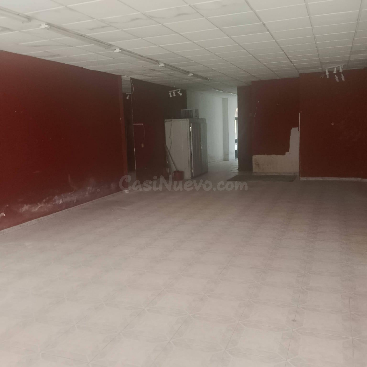 Local en alquiler en el centro de Cee – 110 m2, doble fachad - foto 4