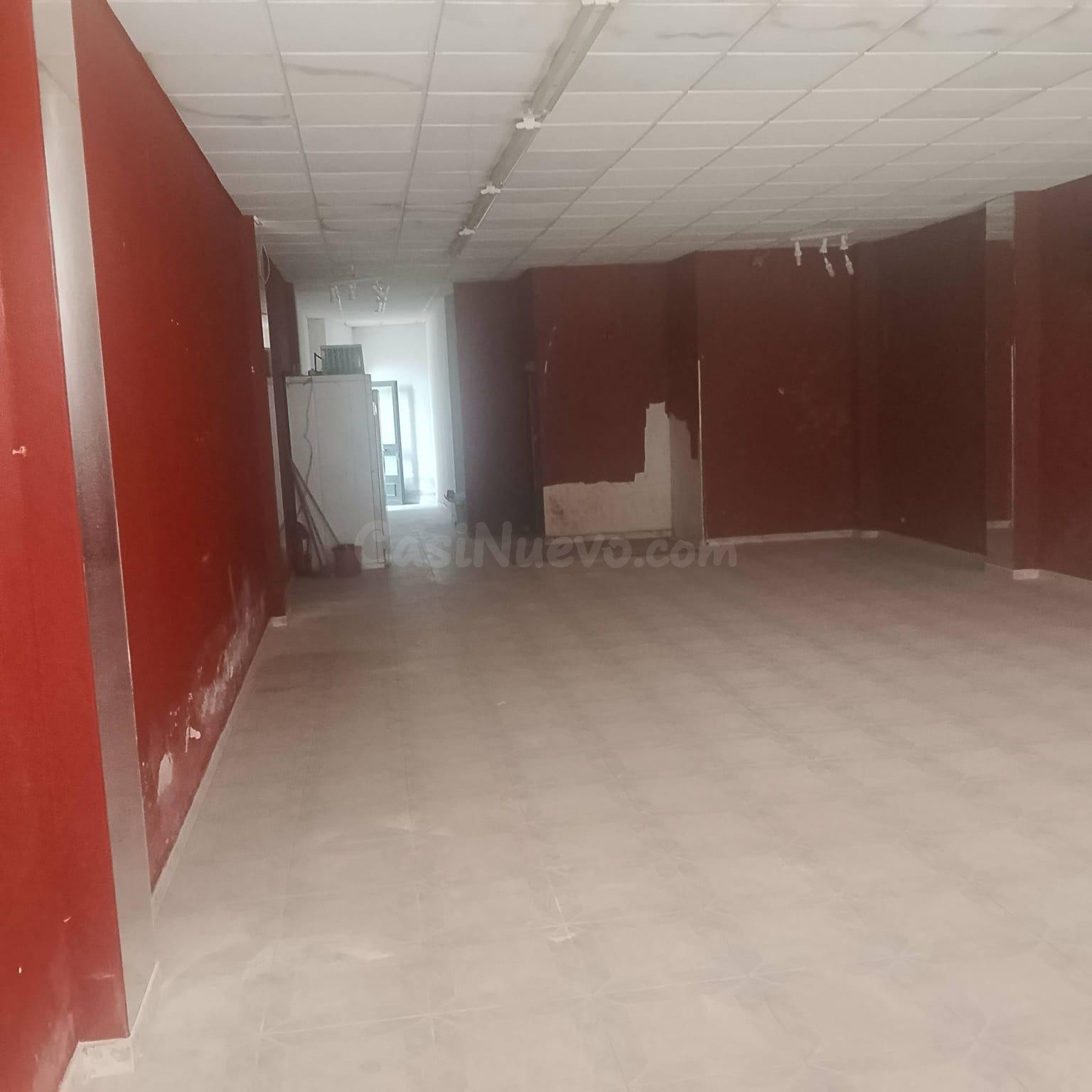 Local en alquiler en el centro de Cee – 110 m2, doble fachad - foto 5