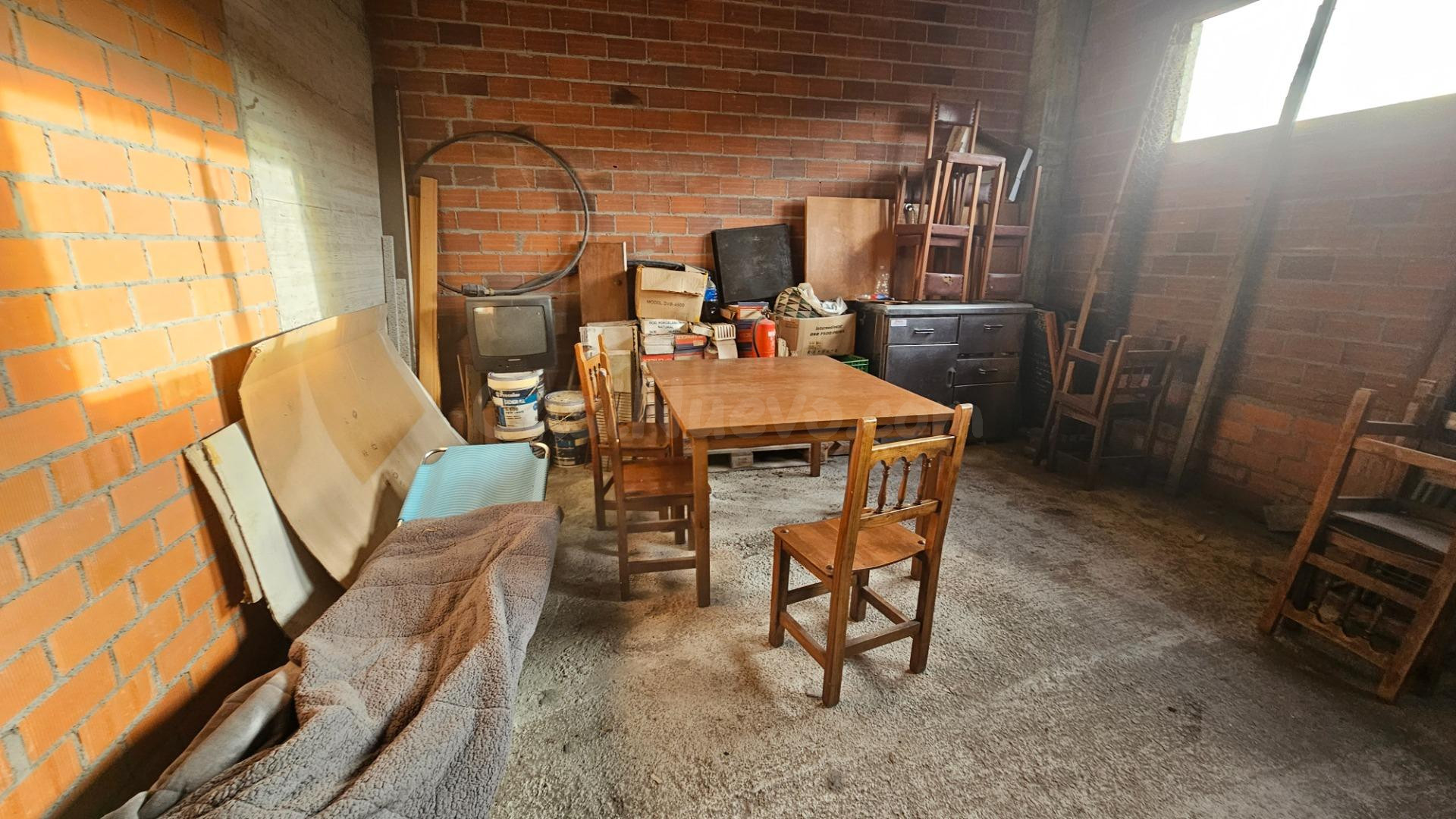 Local comercial en bruto con plaza de garaje en venta en Cee - foto 7