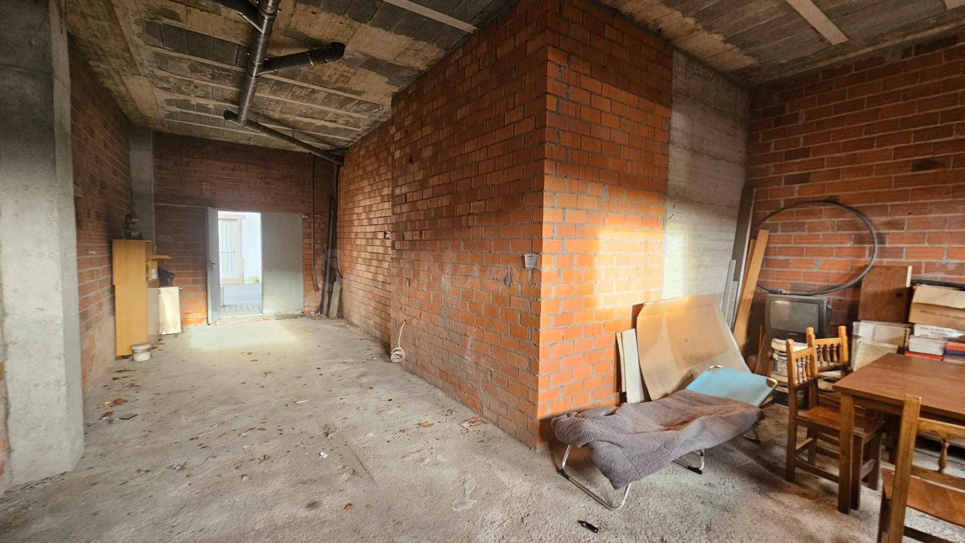 Local comercial en bruto con plaza de garaje en venta en Cee - foto 10