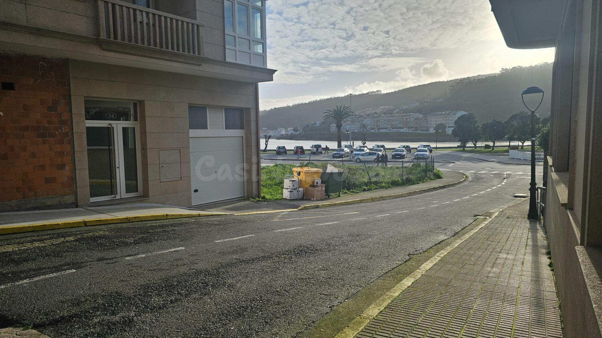 Local comercial en bruto con plaza de garaje en venta en Cee - foto 20